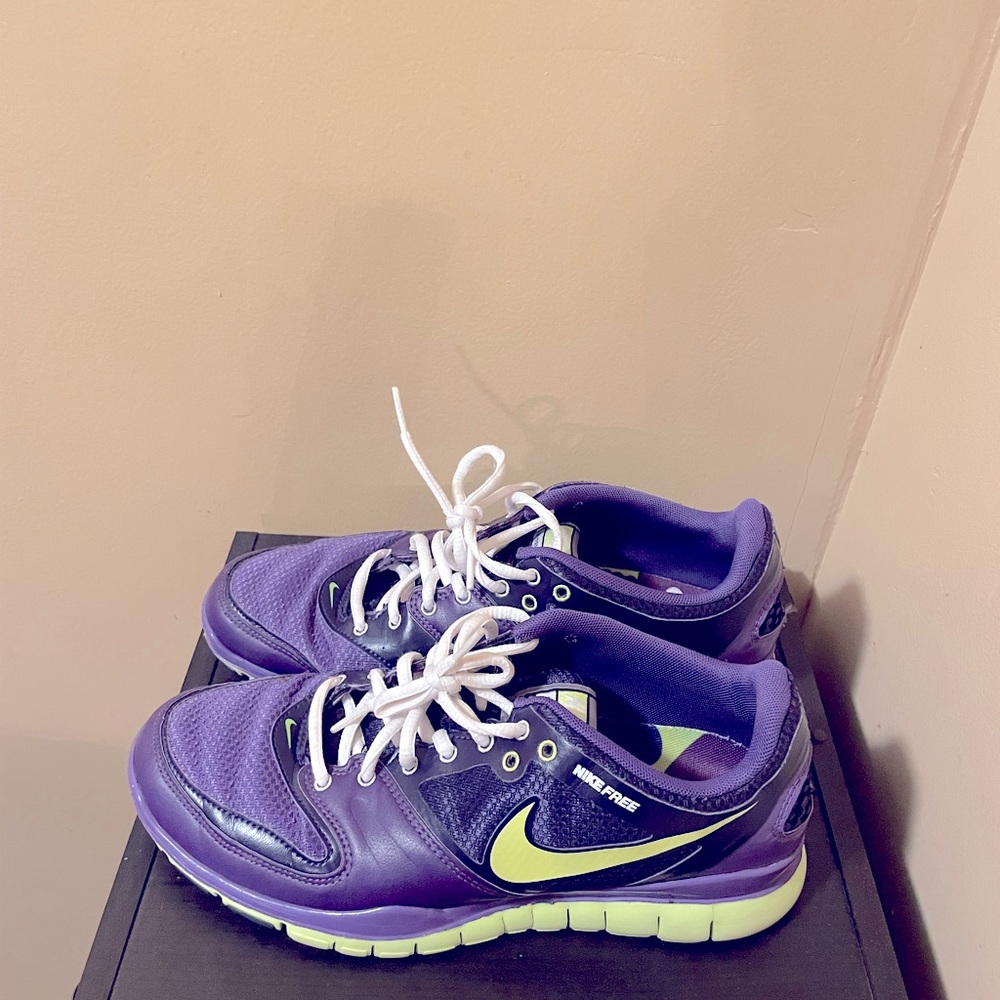 Women’s Nike HyperTR size 9.5. Good condition